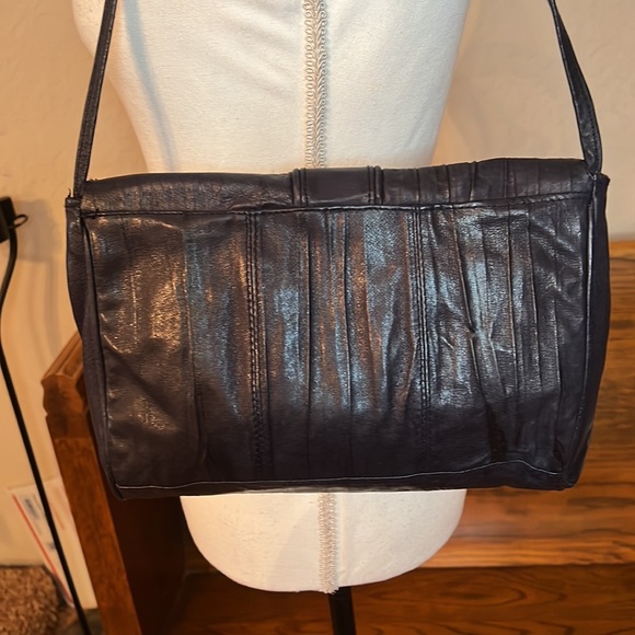 SERETA LEATHER DARK NAVY CROSSBODY BAG - Picture 3 of 6